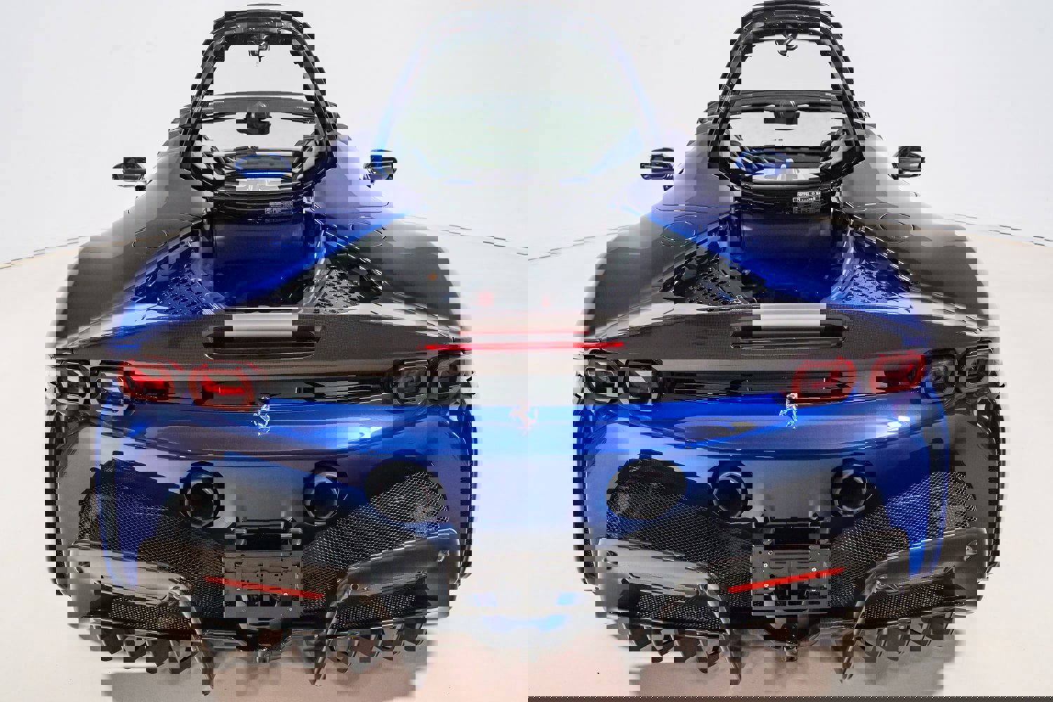 Used 2022 Ferrari SF90 Spider image 45