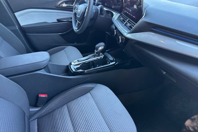 Used 2024 Chevrolet Trax LT FWD image 19