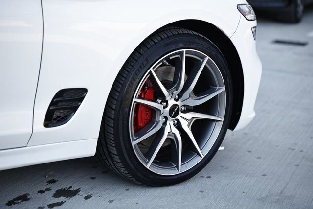 Certified 2025 Genesis G70 2.5T image 5