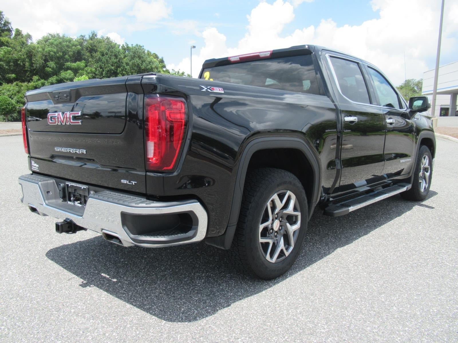 Used 2024 GMC Sierra 1500 SLT AWD/4WD image 7