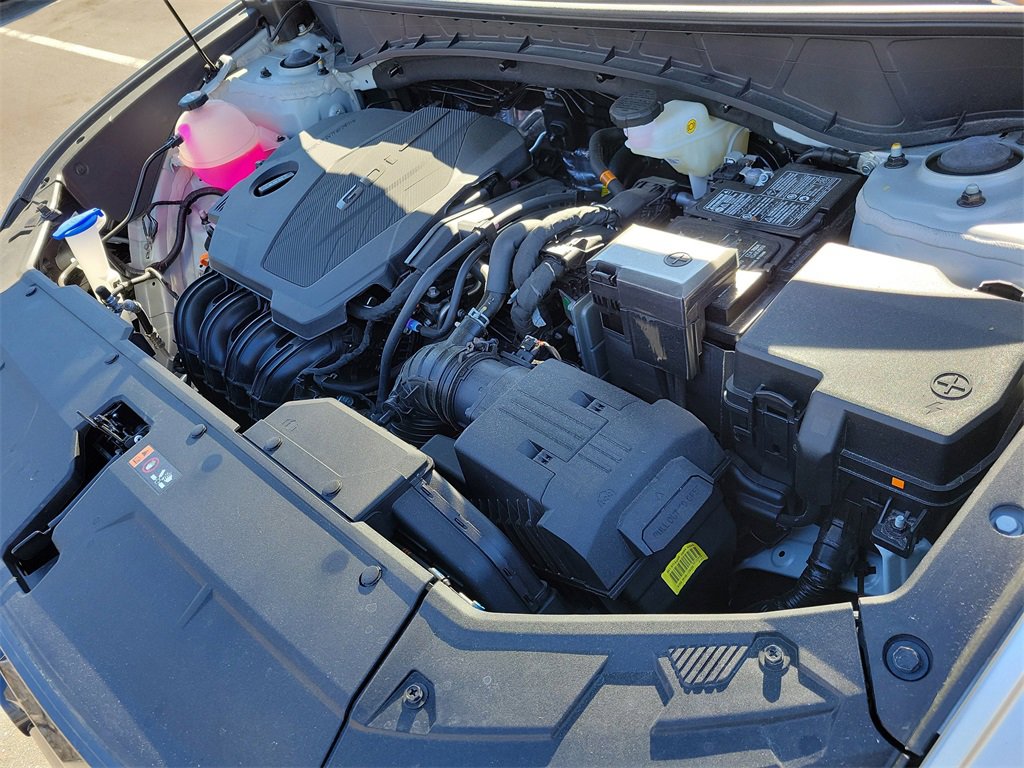 Used 2025 Hyundai Tucson SE image 33