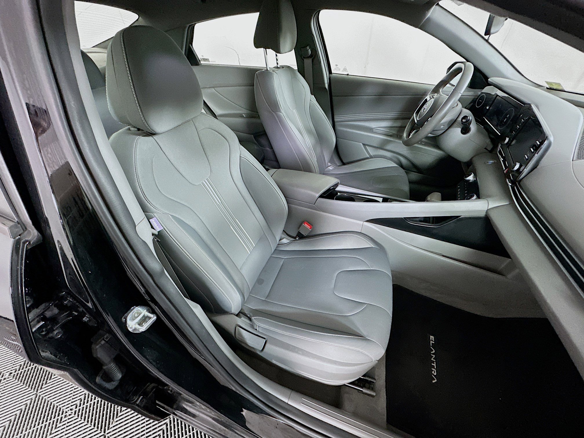 Used 2022 Hyundai Elantra SEL w/ Convenience Package image 29