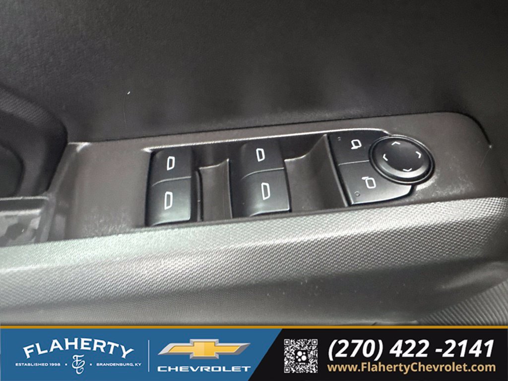 Used 2025 Chevrolet Colorado W/T w/ Advanced Trailering Package AWD/4WD image 18
