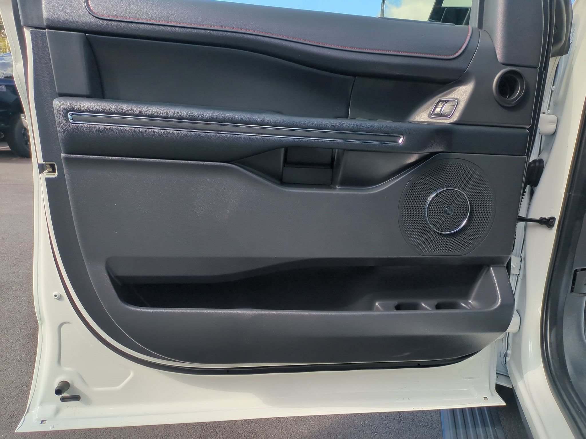 Certified 2023 Ford Expedition Limited RWD image 11