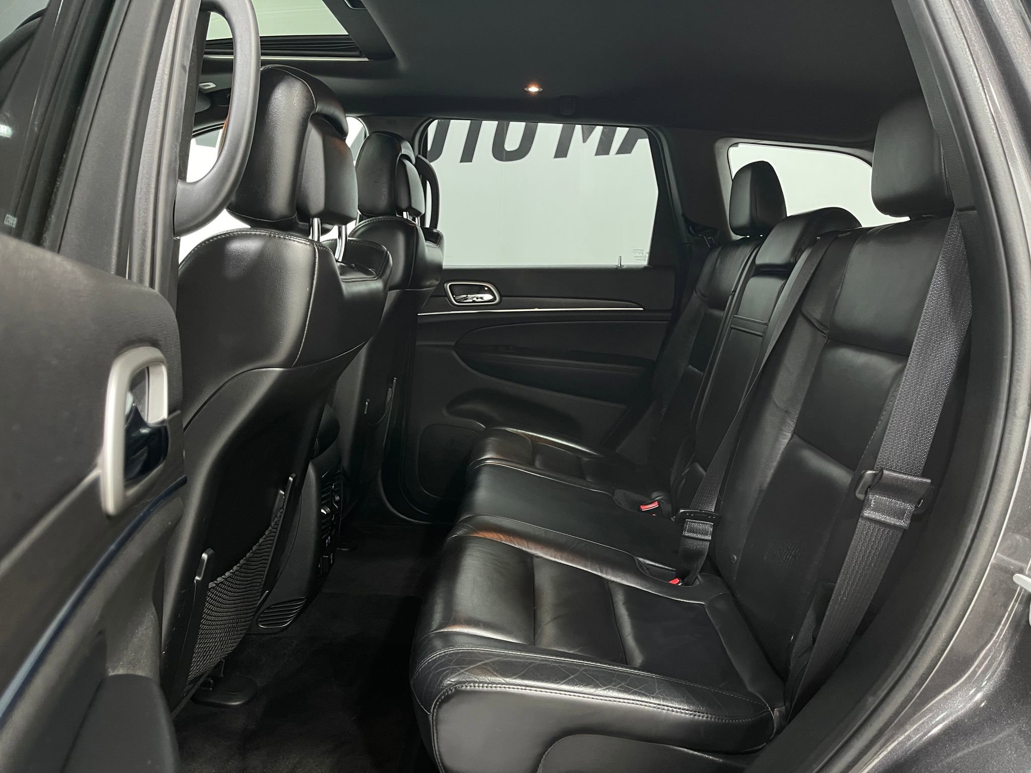 Used 2018 Jeep Grand Cherokee Limited image 18
