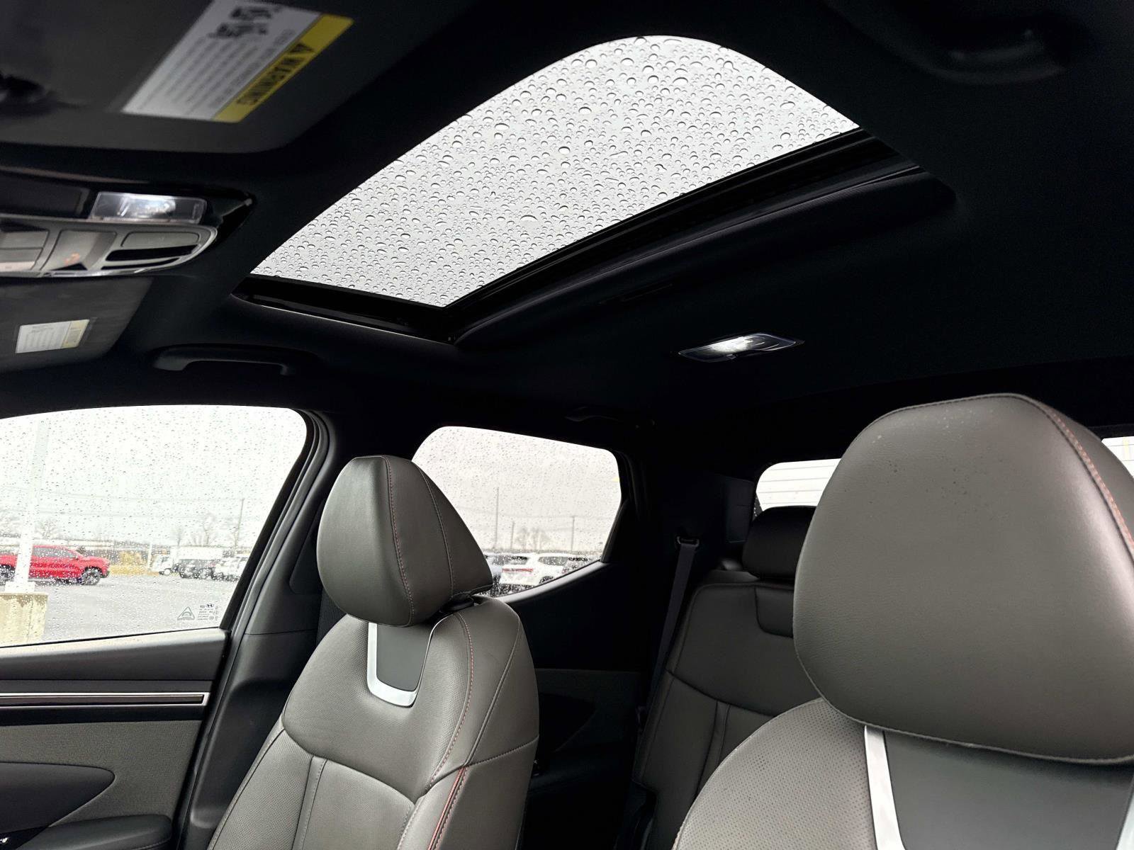 Used 2022 Hyundai Santa Cruz Limited image 3