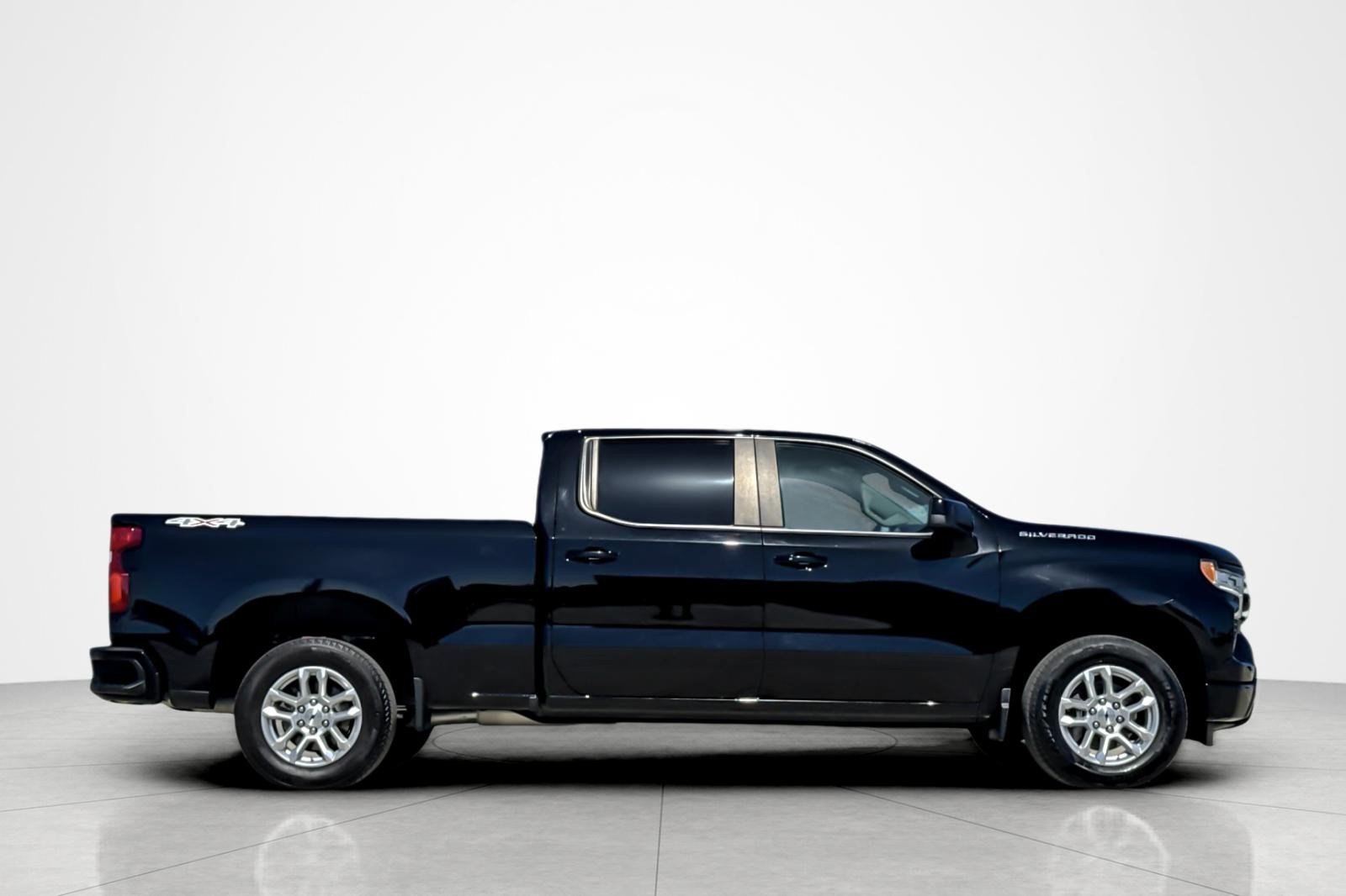 Used 2023 Chevrolet Silverado 1500 RST w/ Convenience Package II AWD/4WD image 6
