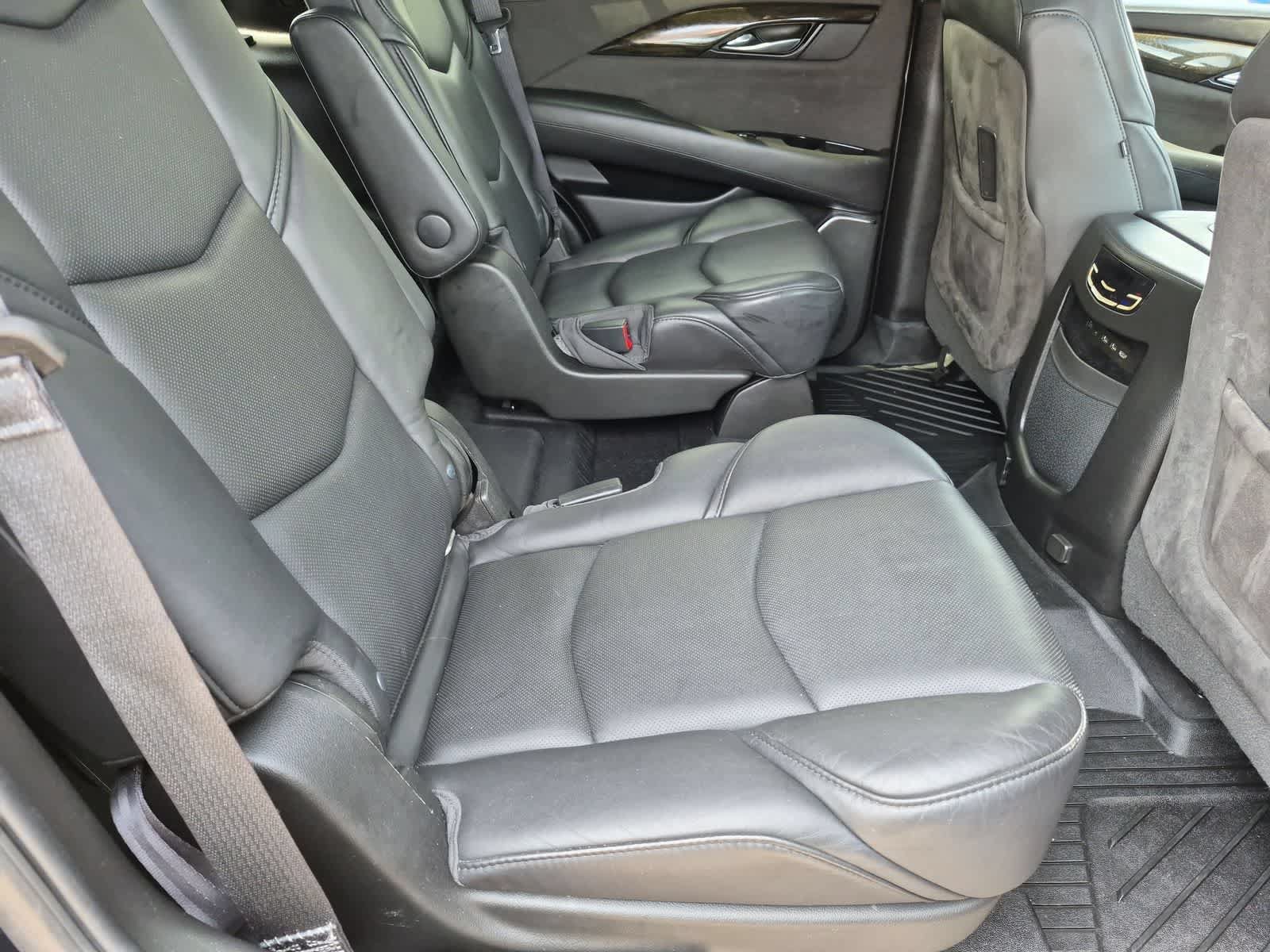 Used 2018 Cadillac Escalade Platinum AWD/4WD image 21