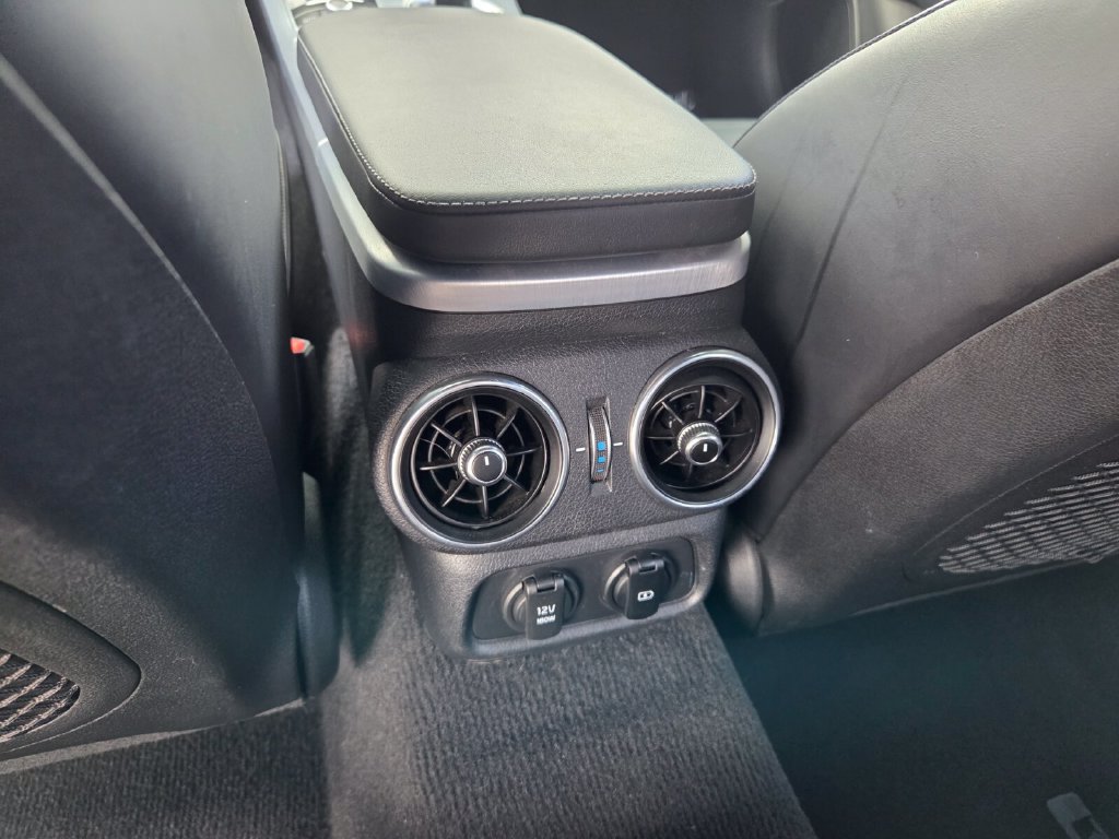 Used 2022 Kia Stinger GT2 AWD/4WD image 8