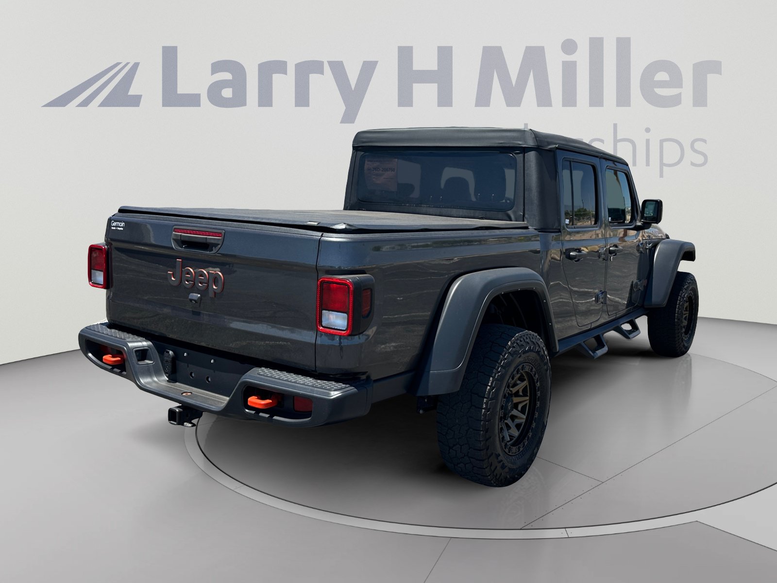 Used 2023 Jeep Gladiator Mojave AWD/4WD image 5