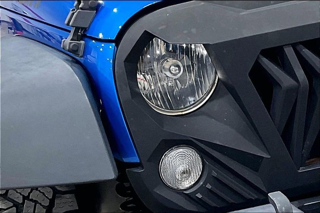 Used 2015 Jeep Wrangler Unlimited Sport w/ Power Convenience Group image 27