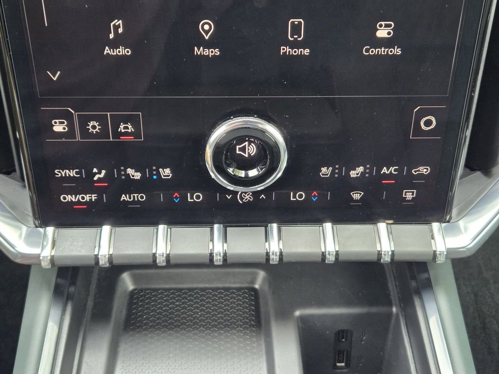 Used 2024 GMC Acadia AT4 w/ Luxury Package image 16