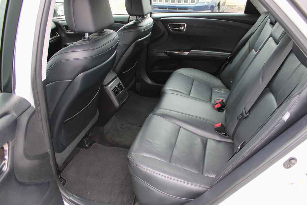 Used 2016 Toyota Avalon XLE Premium image 10