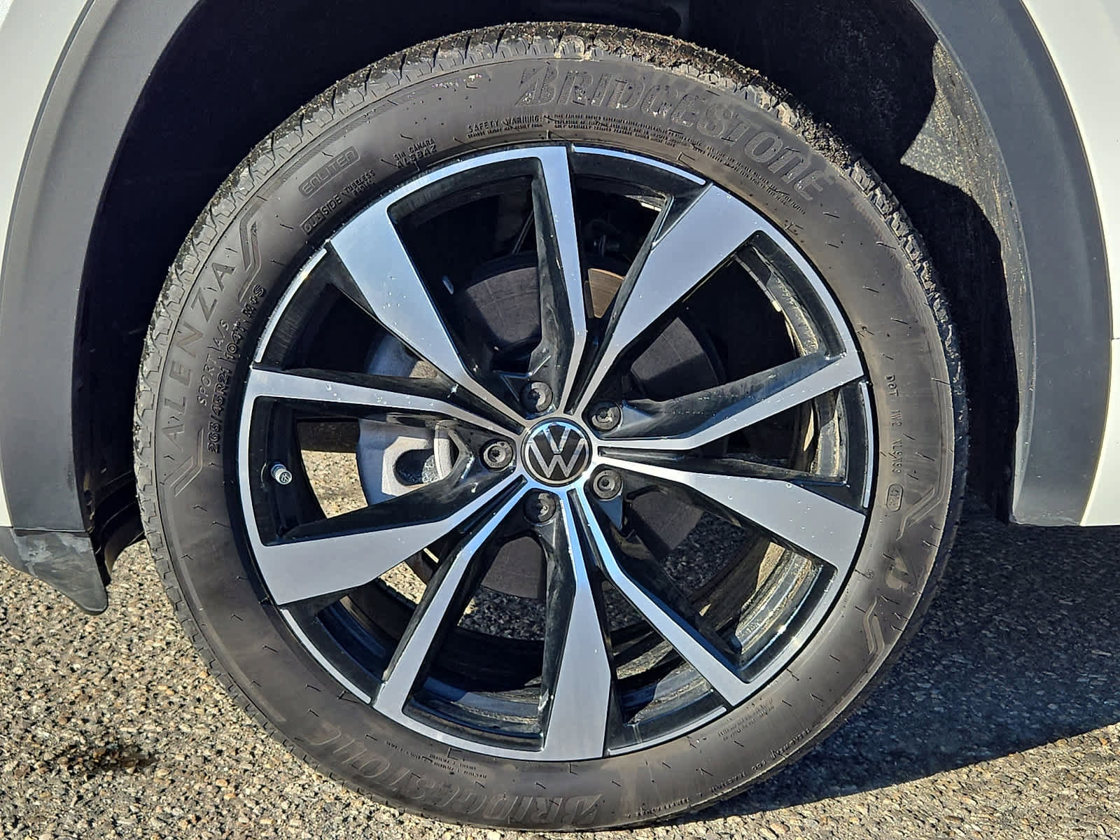 Used 2025 Volkswagen Atlas SEL Premium R-Line image 9