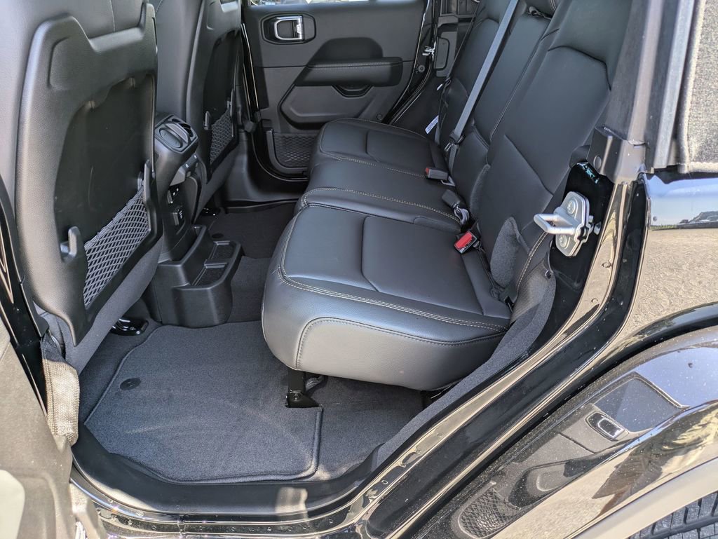 New 2025 Jeep Wrangler Sahara w/ Safety Group image 32