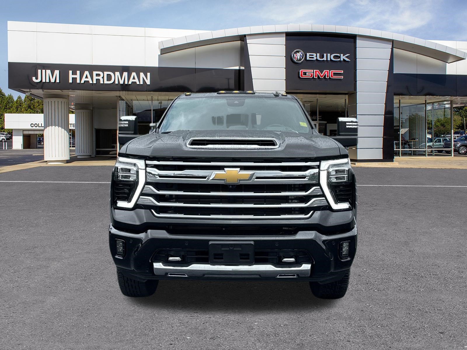 Used 2024 Chevrolet Silverado 2500 High Country w/ High Country Premium Package AWD/4WD image 2