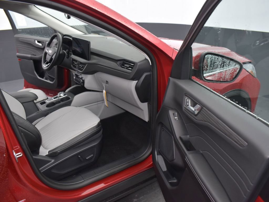 New 2025 Ford Escape SE w/ PHEV Premium Package FWD image 14