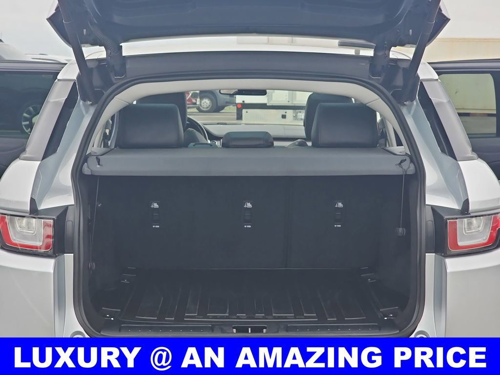 Used 2019 Land Rover Range Rover Evoque SE Premium image 12