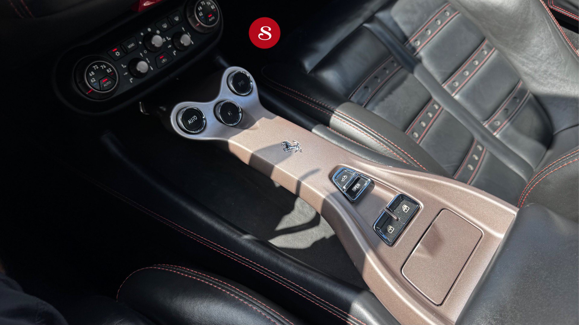 Used 2011 Ferrari California RWD image 17