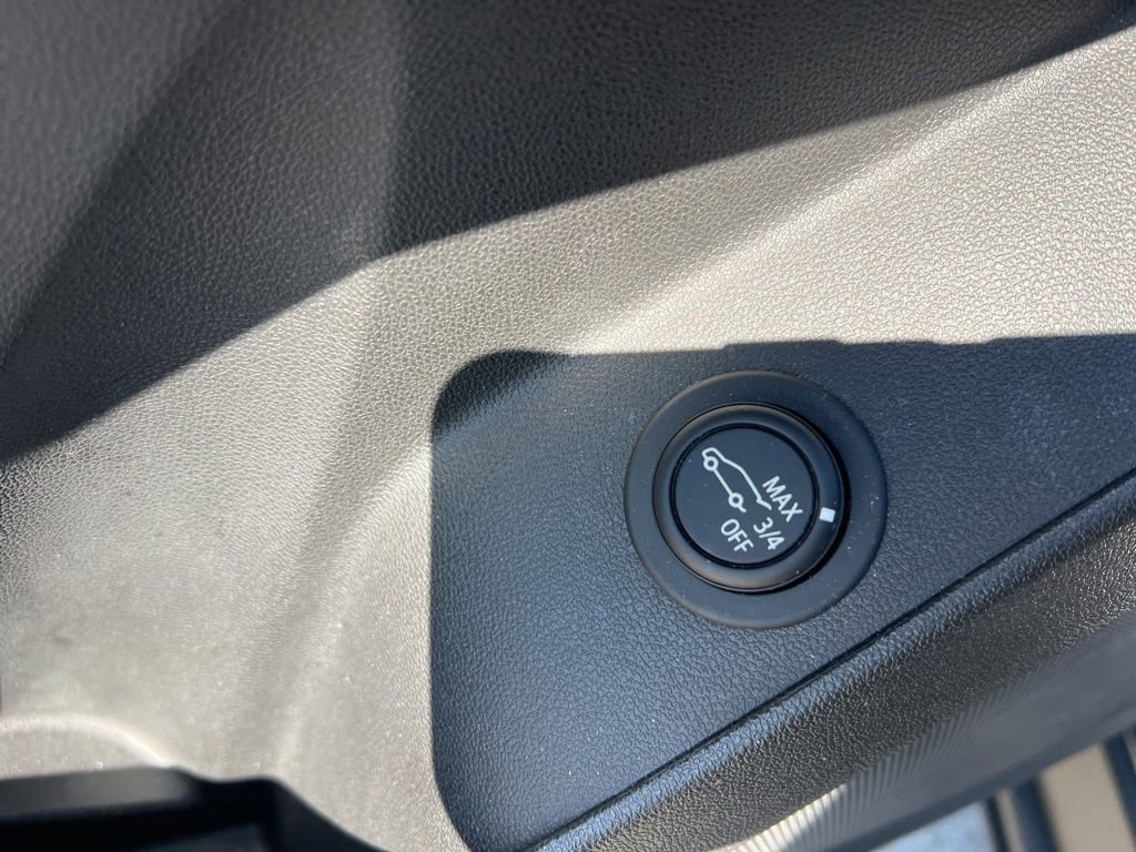 Used 2021 Chevrolet Equinox LT image 38