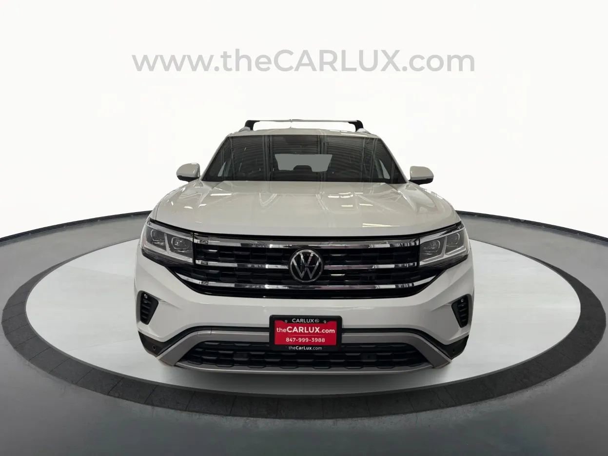 Used 2022 Volkswagen Atlas Cross Sport SE image 2