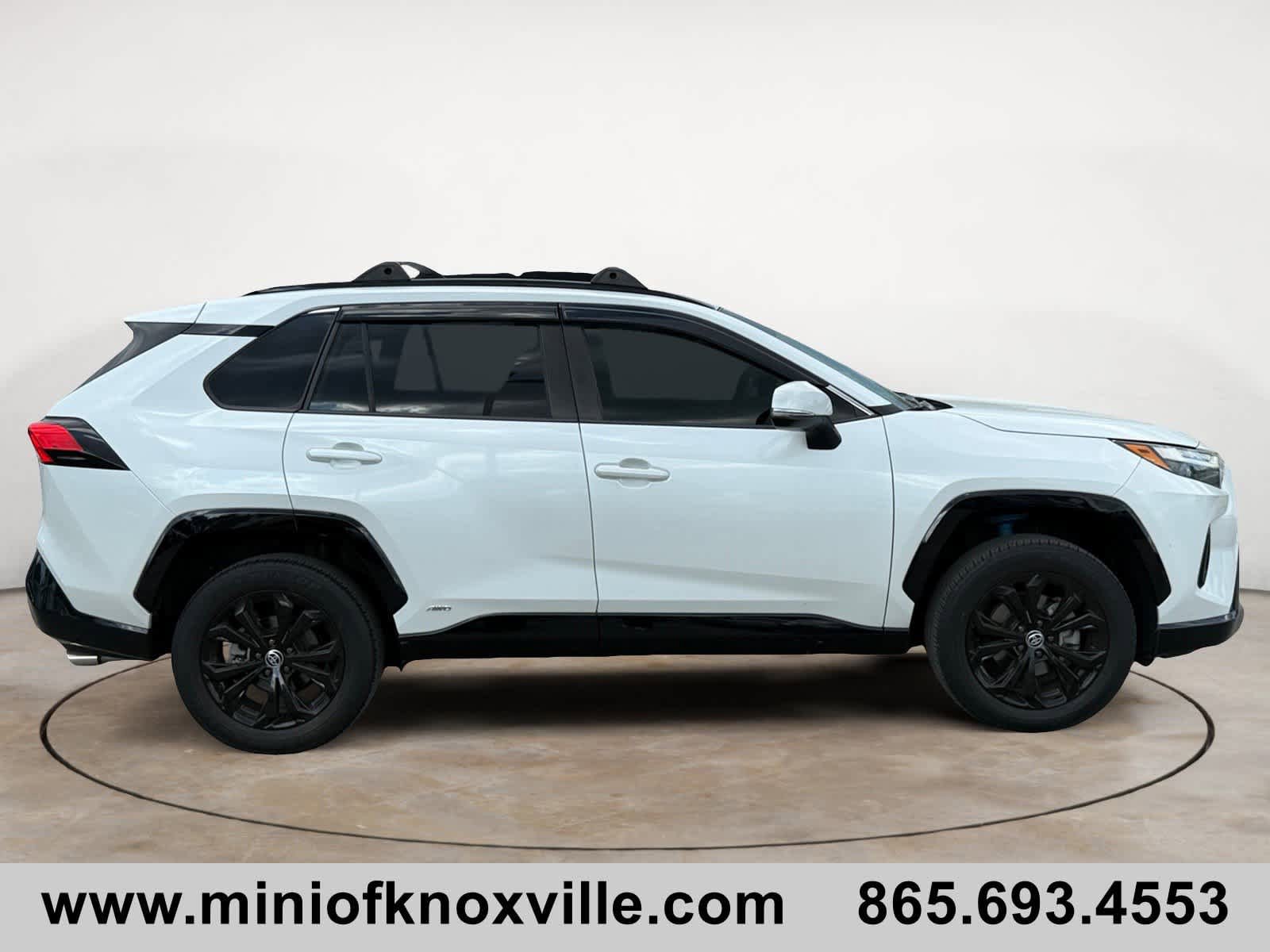 Used 2023 Toyota RAV4 SE AWD/4WD image 2
