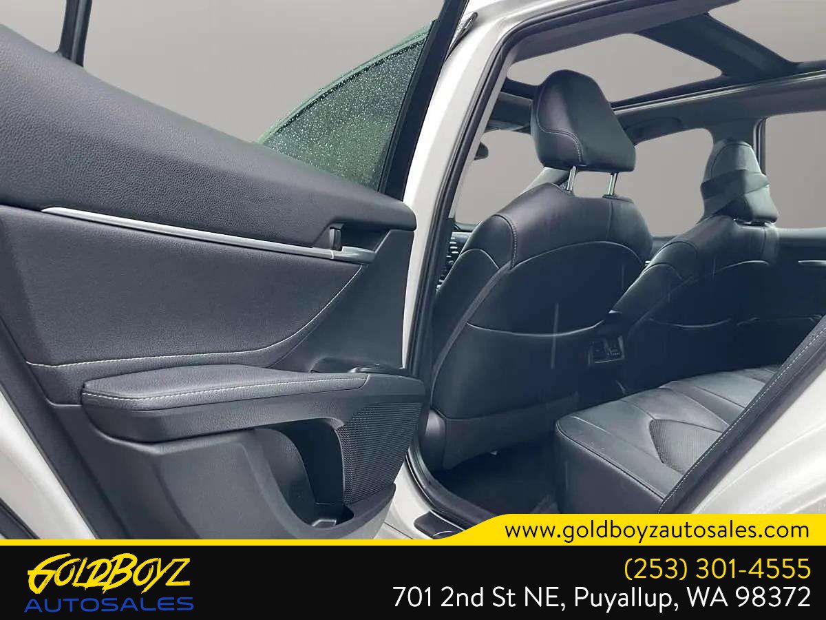 Used 2018 Toyota Camry XSE image 13