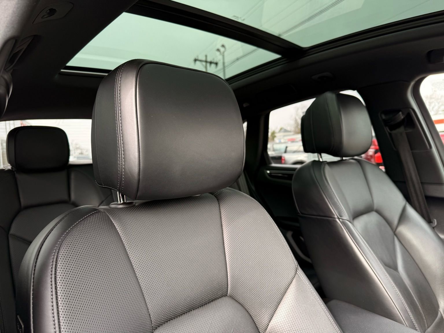 Used 2022 Porsche Macan image 26