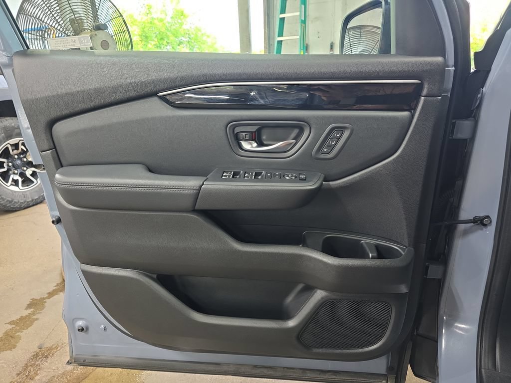 Used 2023 Honda Pilot Touring image 26