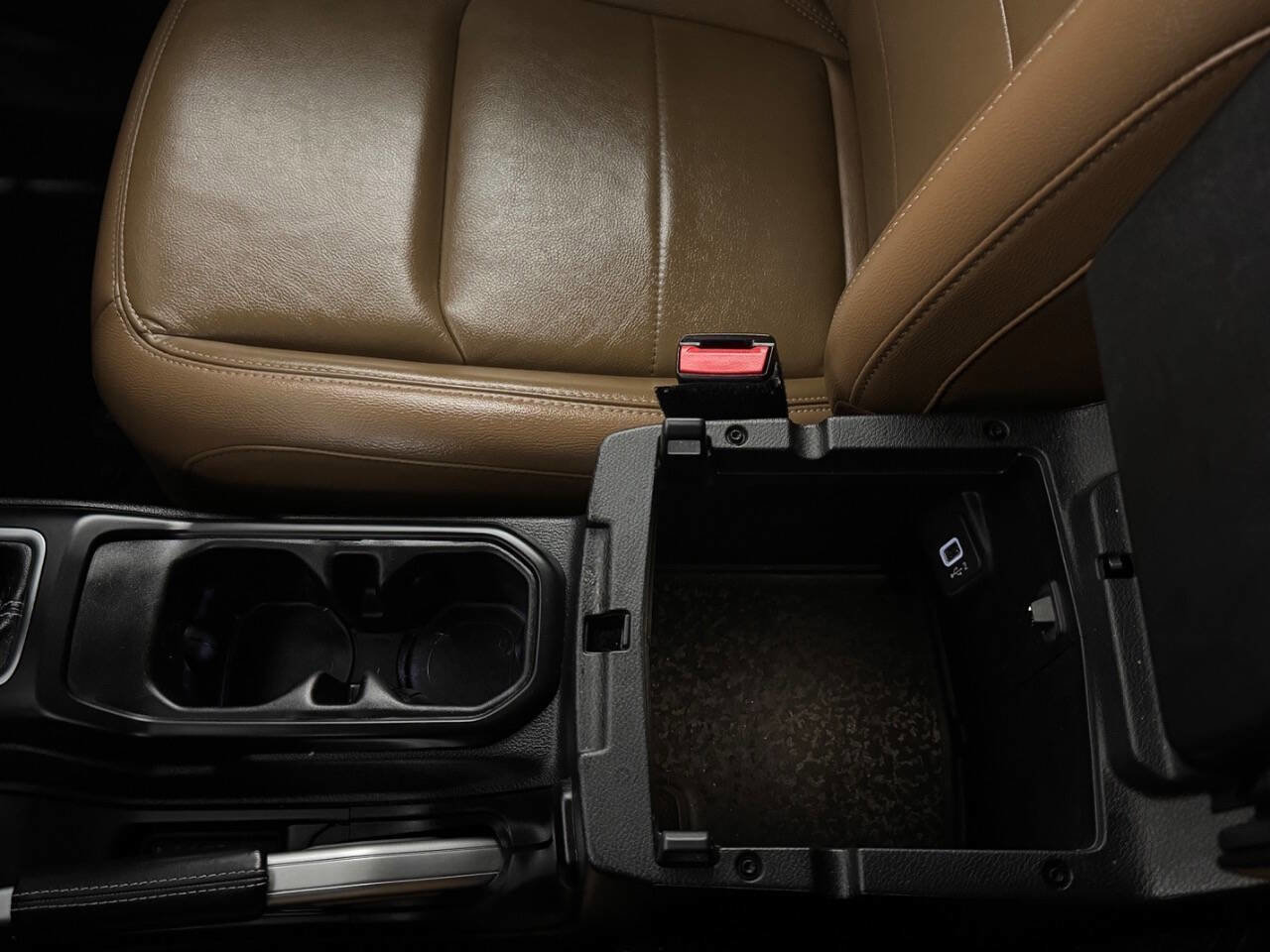 Used 2021 Jeep Wrangler Unlimited Sahara w/ Cold Weather Group image 40