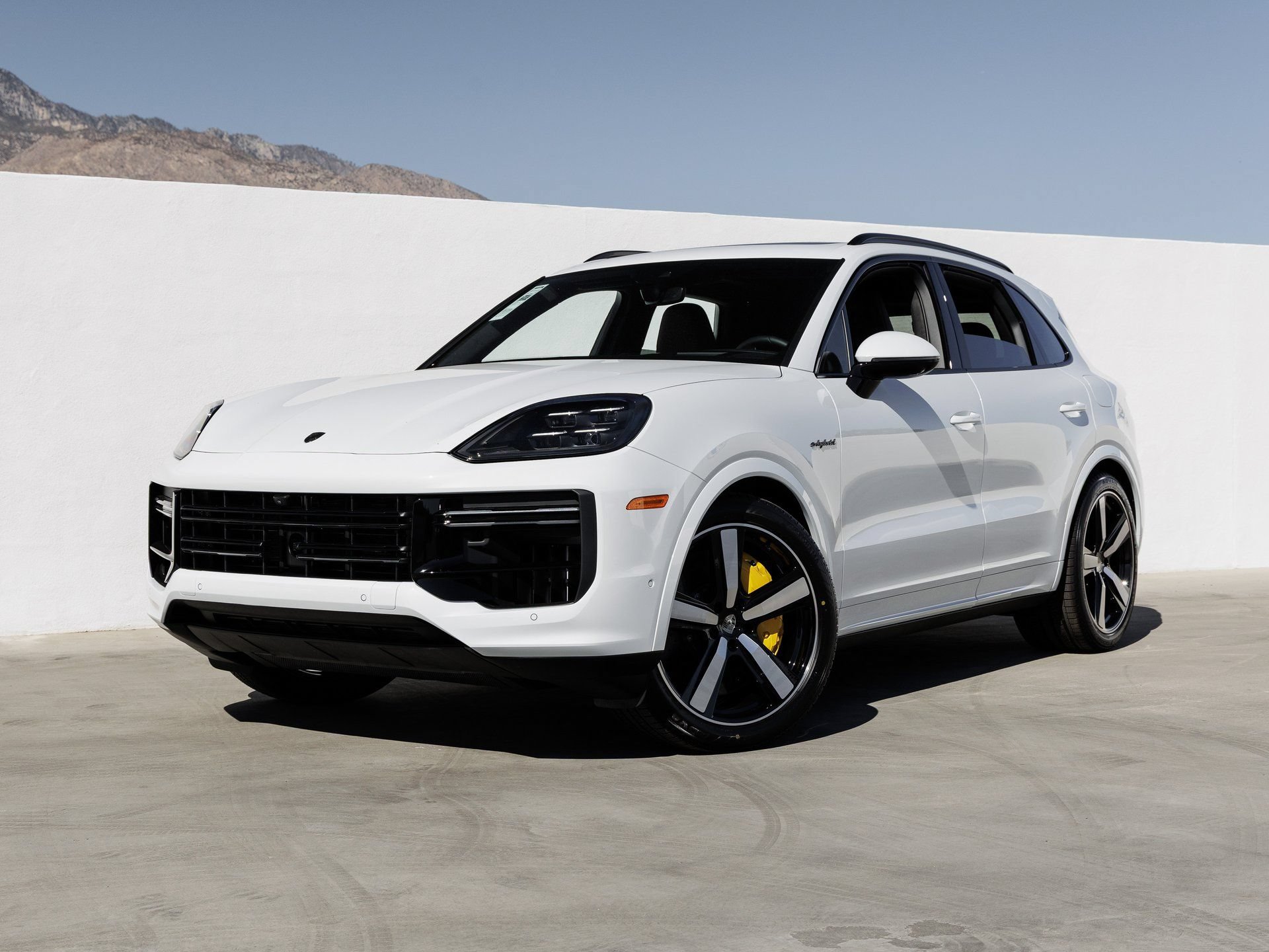 New 2026 Porsche Cayenne Turbo AWD/4WD image 1