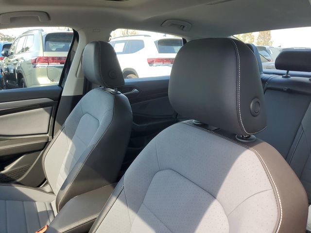 New 2026 Volkswagen Jetta SE FWD image 15