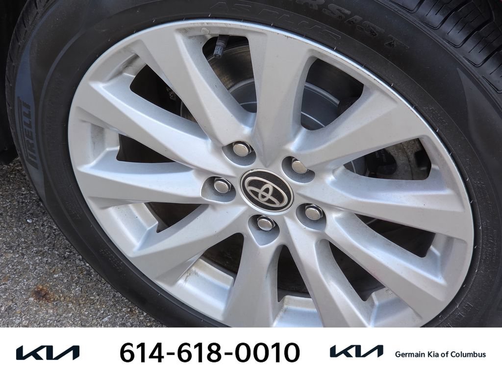 Used 2020 Toyota Camry LE FWD image 12