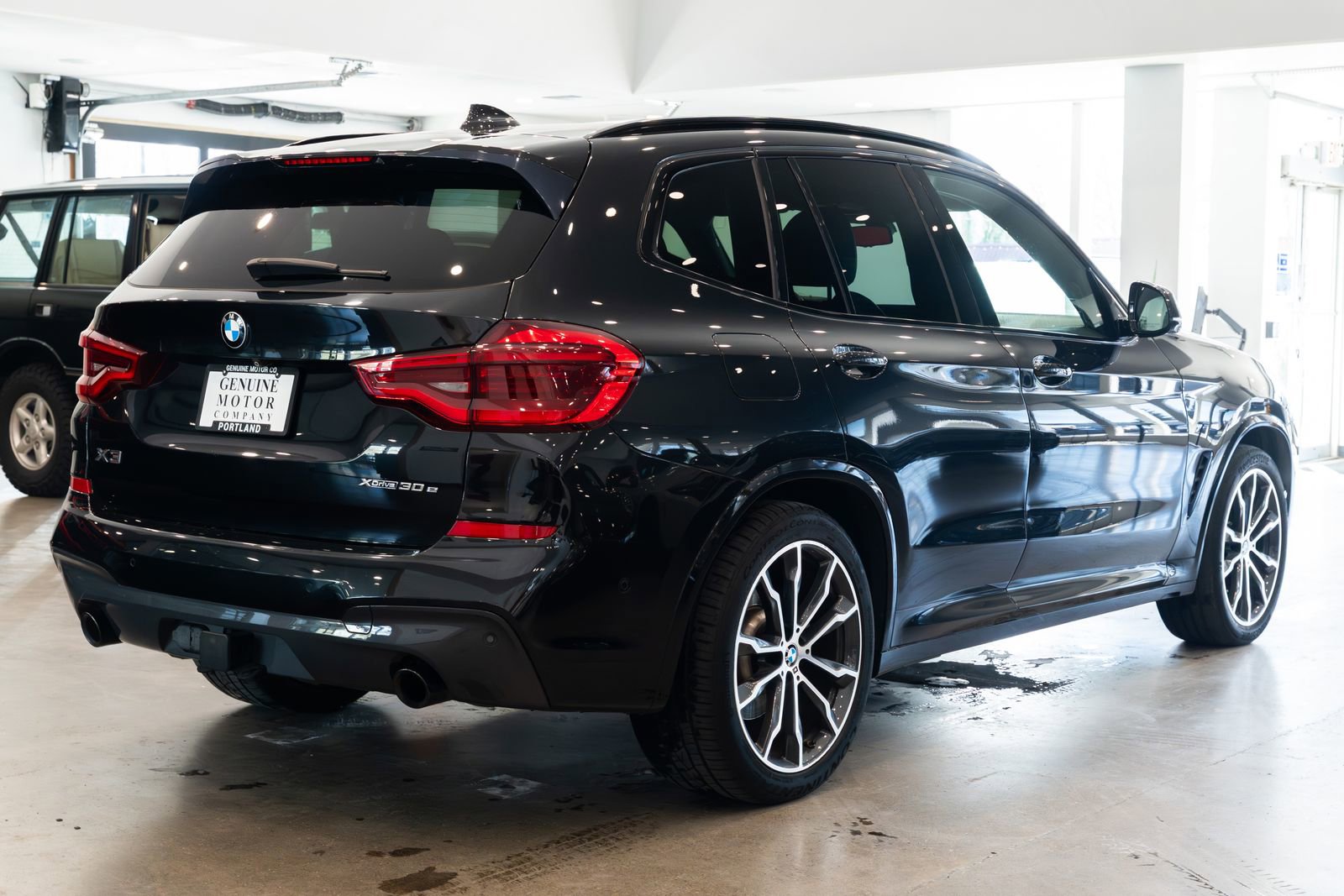 Used 2021 BMW X3 xDrive30e w/ M Sport Package image 4