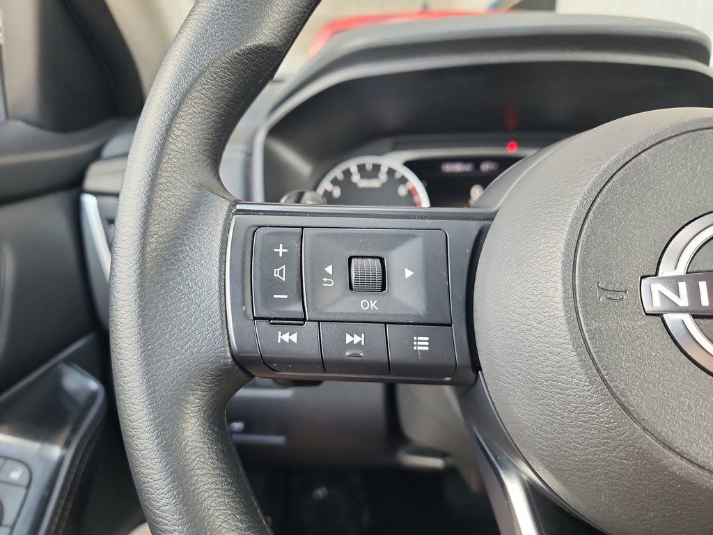 Used 2024 Nissan Rogue SV FWD image 22