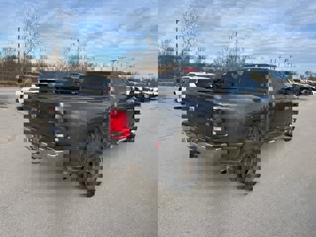 Used 2018 RAM 3500 Tradesman w/ Chrome Appearance Group image 17