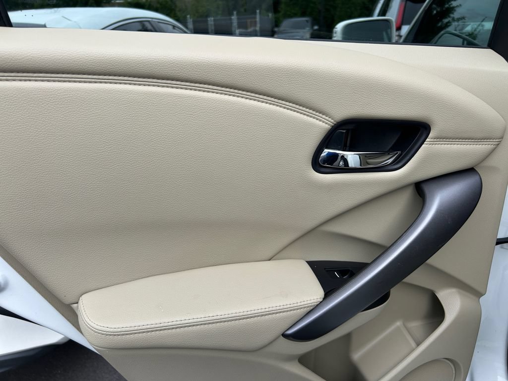 Used 2015 Acura RDX w/ Technology Package AWD/4WD image 17