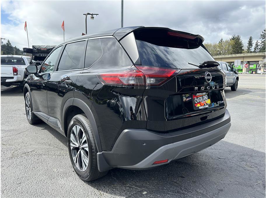 Used 2023 Nissan Rogue SV image 6