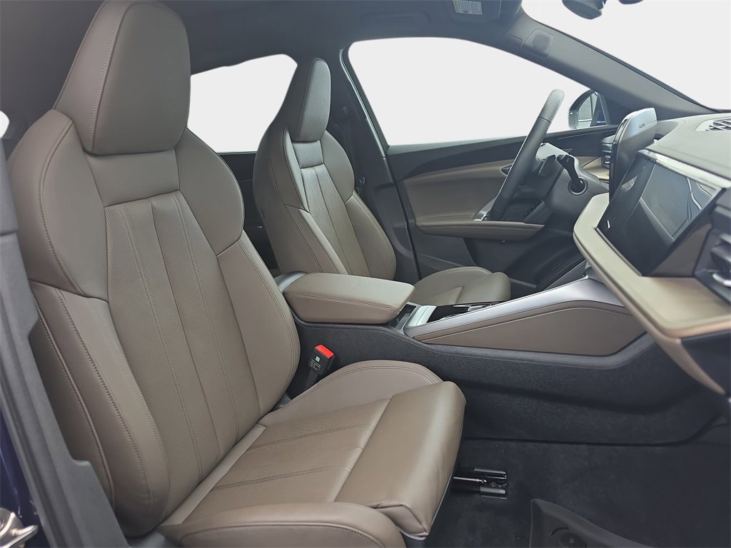 Used 2025 Audi Q5 Prestige image 12