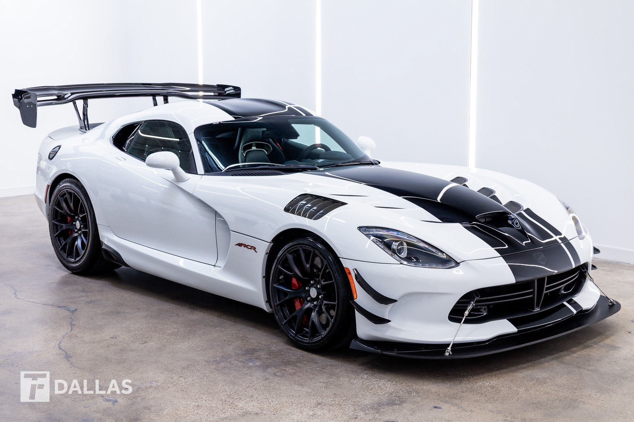Used 2017 Dodge Viper ACR w/ Extreme Aero Package RWD image 18