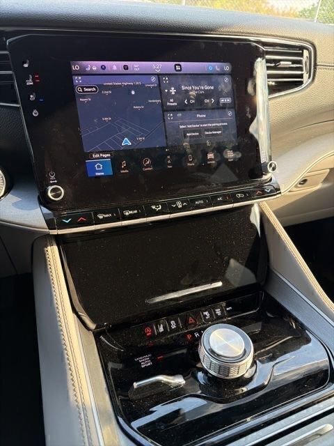 Used 2025 Jeep Wagoneer 4WD image 10