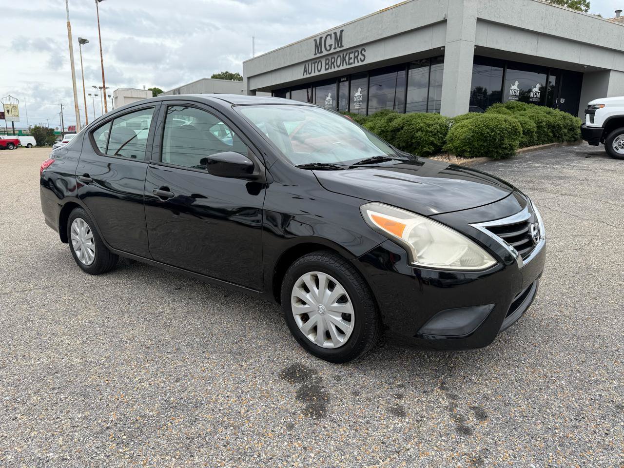 Used 2017 Nissan Versa S Plus FWD image 19
