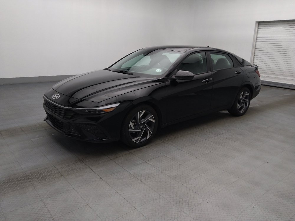 Used 2025 Hyundai Elantra Sport FWD image 2