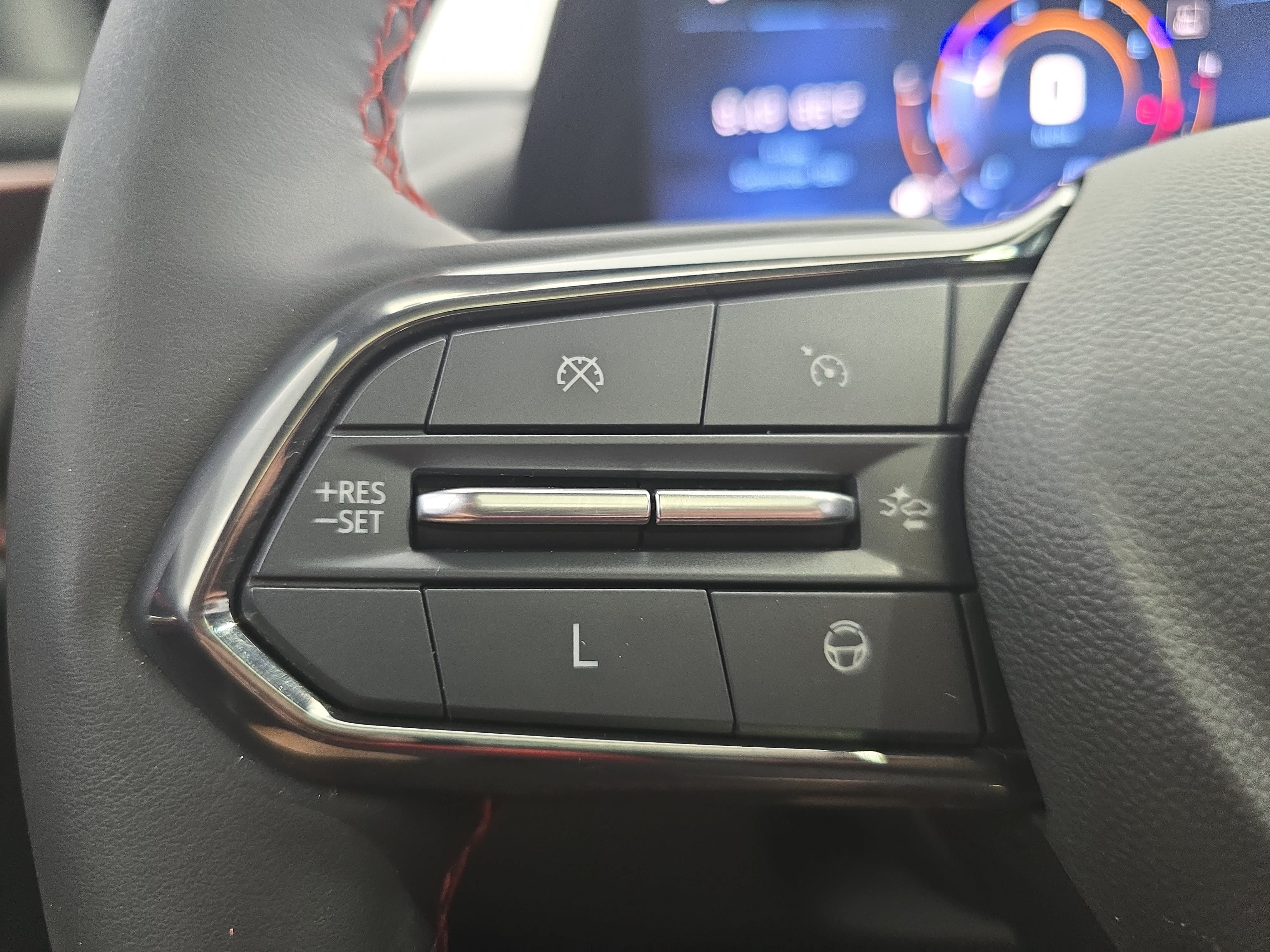 Used 2024 Chevrolet Traverse RS FWD image 18