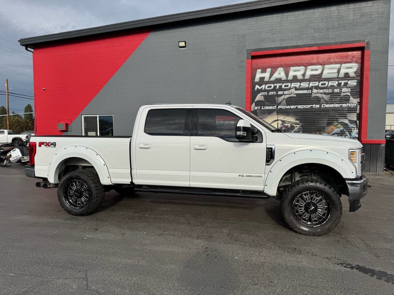 Used 2019 Ford F250 Lariat w/ Lariat Value Package image 3