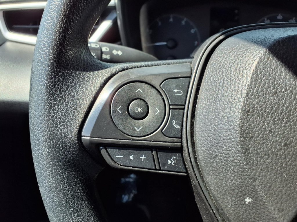 Used 2025 Toyota Corolla LE FWD image 15