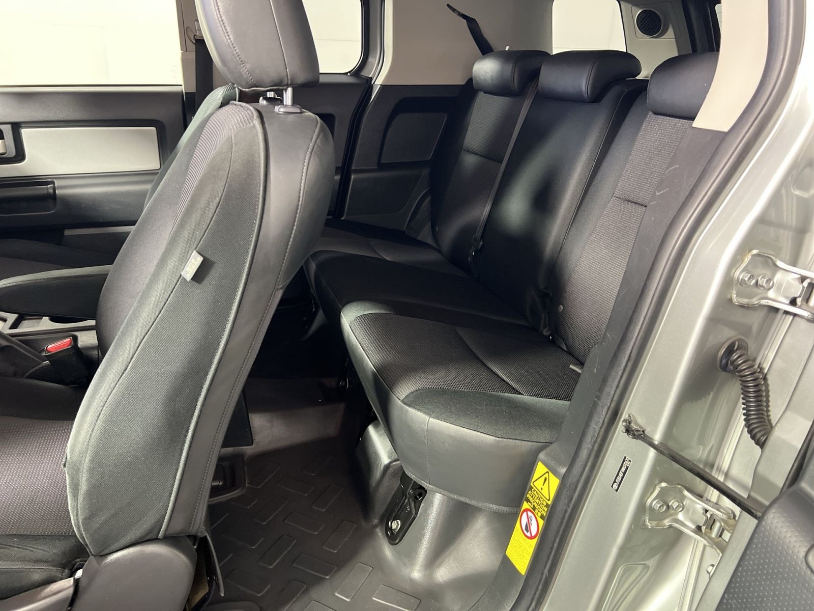 Used 2010 Toyota FJ Cruiser 4WD image 25