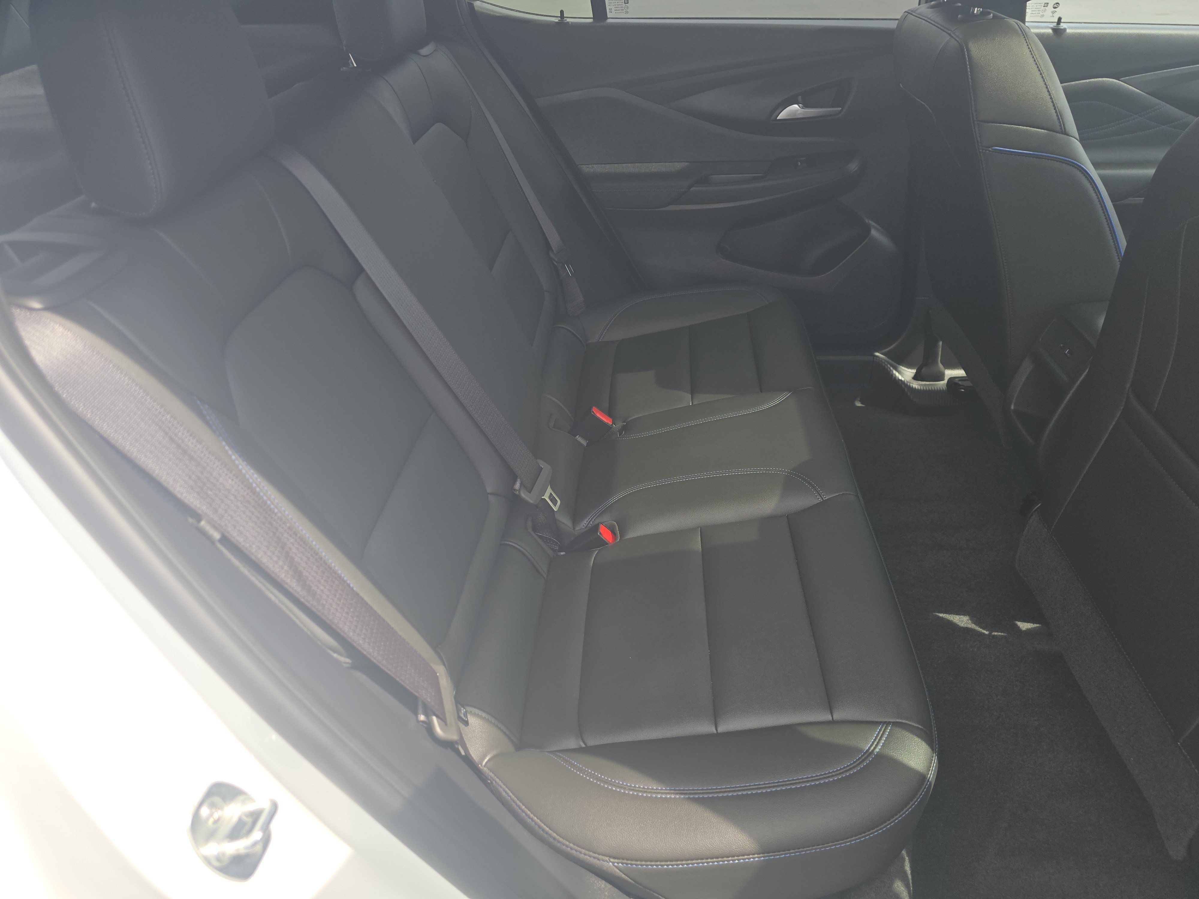 Used 2025 Buick Envista Sport Touring w/ Convenience I Package FWD image 18