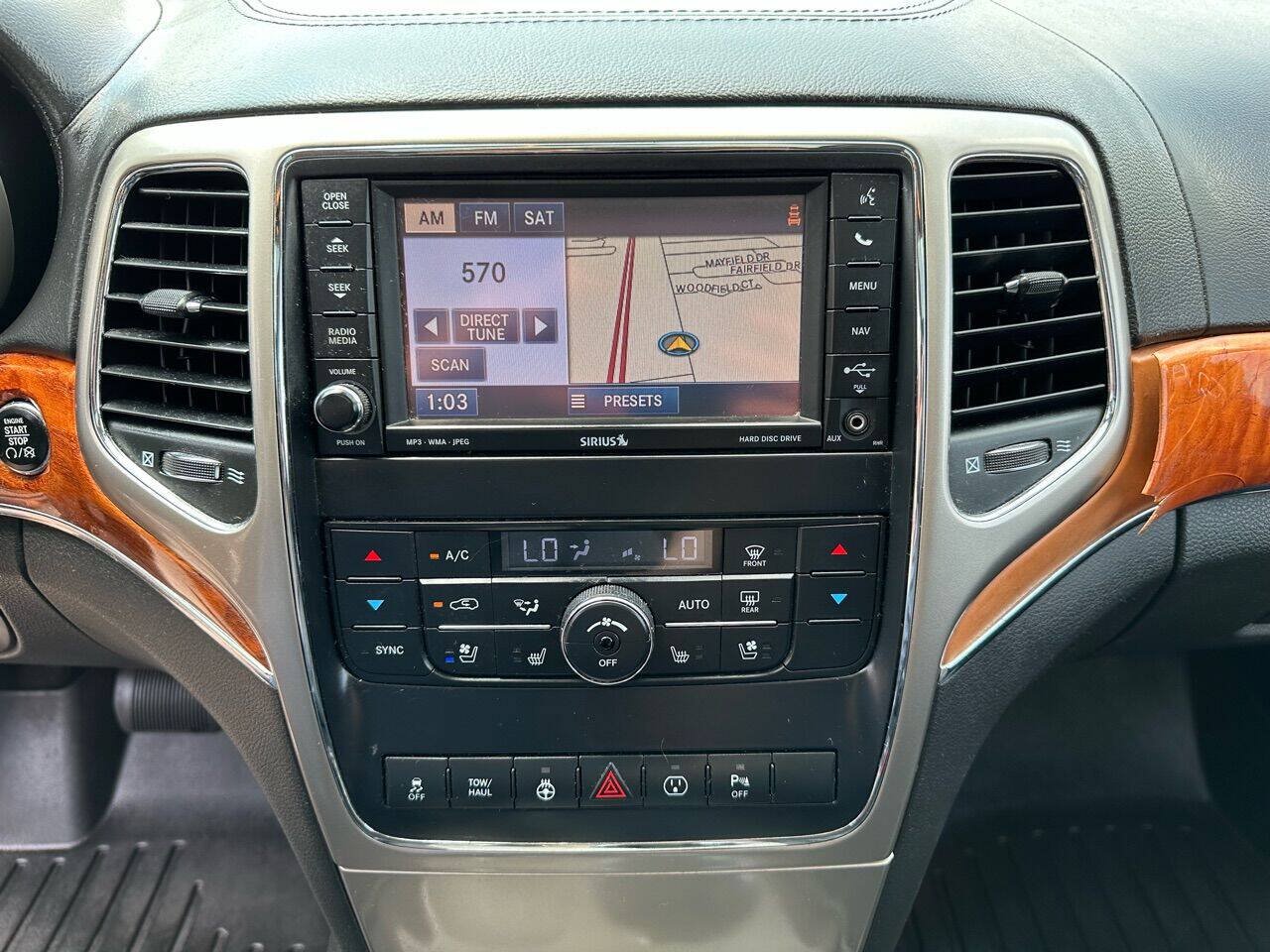 Used 2013 Jeep Grand Cherokee Overland AWD/4WD image 15