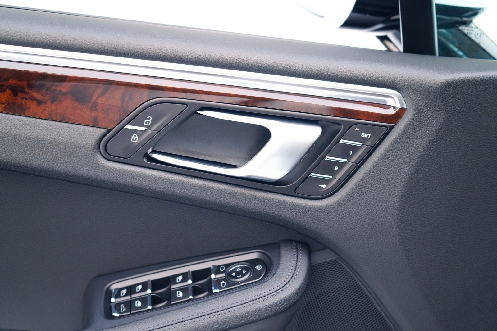 New 2026 Porsche Macan image 23